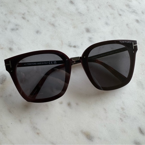 Tom Ford Philippa Sunglasses - Picture 8 of 10